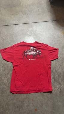 Columbia Sportswear Men's XL Red Graphic Buffalo Mountain T-Shirt
